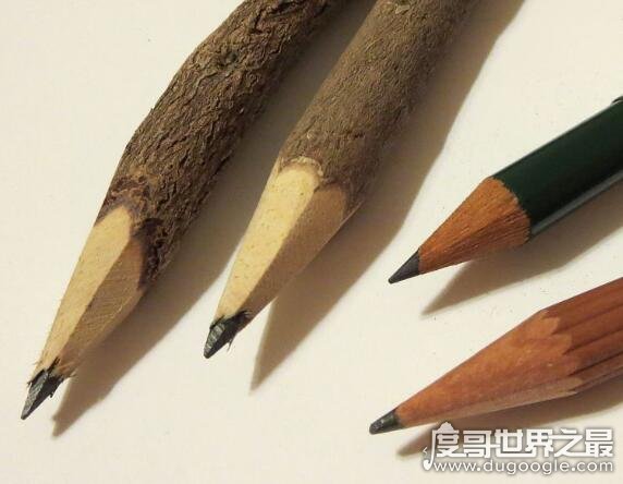 世界上第一支铅笔，是一个叫威廉门罗的木匠制作而成的