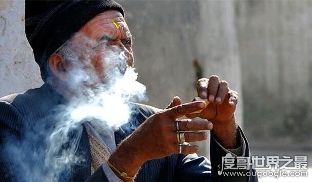 全球吸烟率最高的国家，希腊人每天抽8根烟(中国未上榜)