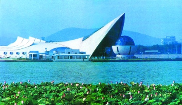 世界最大的淡水水族馆
