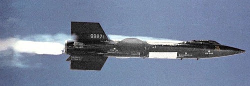 固定翼飞机飞行的最高速度 X—15A2 型飞机