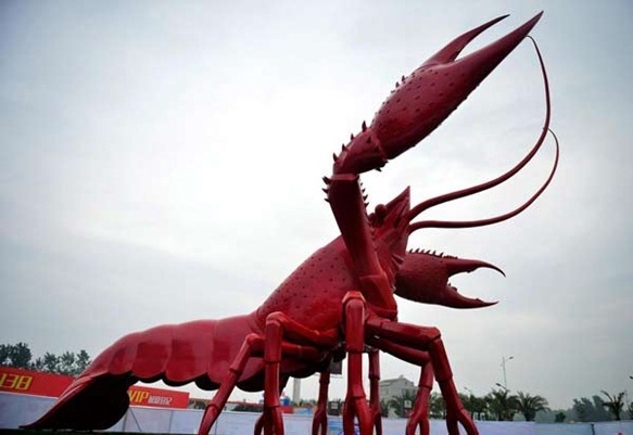 世界上最大的小龙虾雕塑 湖北潜江100吨小龙虾雕塑创吉尼斯纪录
