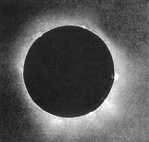 人类历史上首张日食照片是在哪一场日食事件发生时拍摄的？