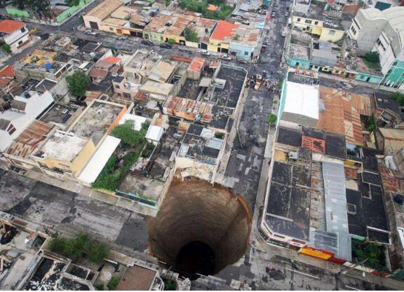 危地马拉天坑,墨西哥伊克基尔天坑,盘点世界十大最吓人天坑