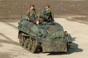 世界上最小的坦克，德国鼬鼠1战车仅中2.75吨是最小装甲战车