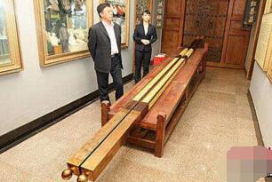 世界上最长的筷子：6.295米(最贵的Gucci筷子6282元)