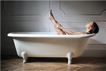洗澡过于频繁将或导致皮肤暗淡干燥：专家给出最佳洗澡方案