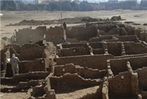 考古学家发现3000年前失落古城：街区完好 还有面包房