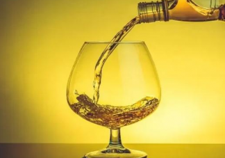 长时间喝白酒可以抗癌护血管吗 每天喝一点白酒对身体好吗