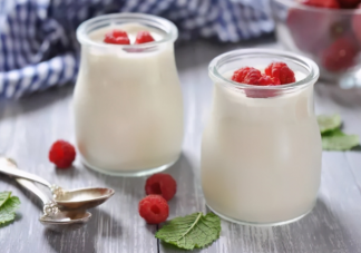 吃撑时喝酸奶真的有用吗 吃撑时吃哪些食物有助于缓解