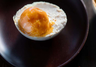 咸鸭蛋脂肪含量特别高吗 哪些蛋要少吃