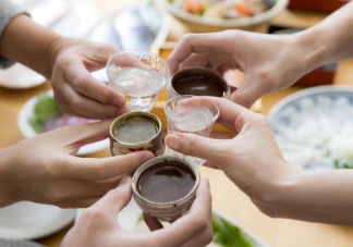 喝酒前吃什么能保护肠胃 喝酒后不能吃什么