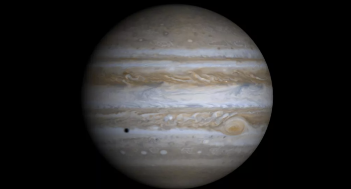 科学家在木星被云层覆盖的腹部发现被吃掉的婴儿行星遗骸