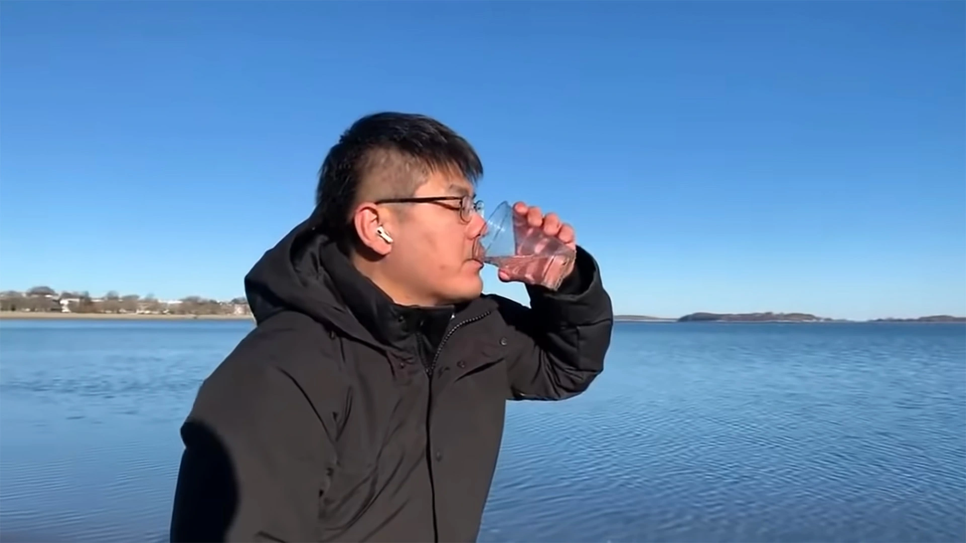 MIT团队开发出只需一个按钮就能将海水变成饮用水的新设备