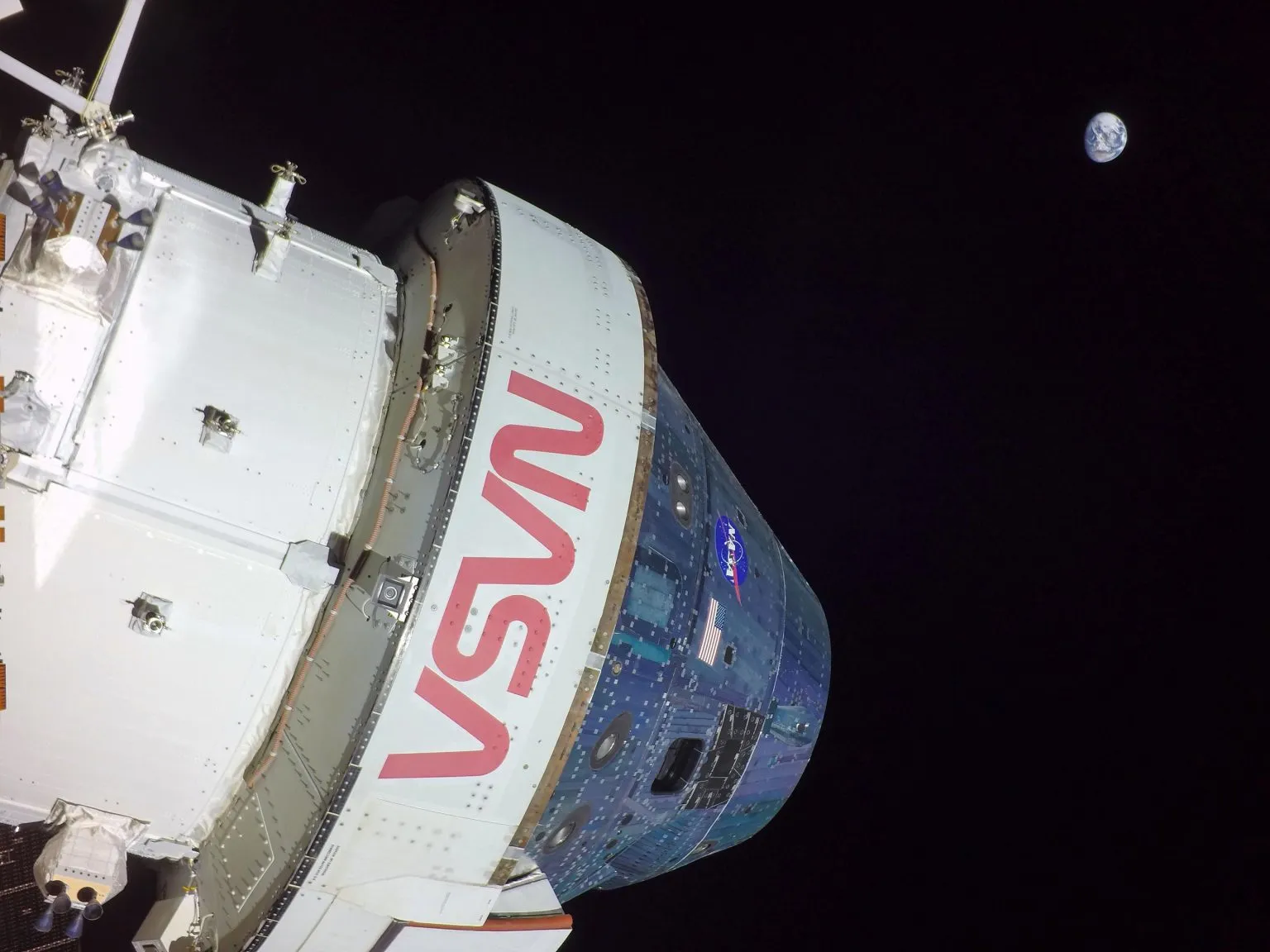 阿特米斯一号 - 猎户座飞船超越阿波罗13号的距离纪录