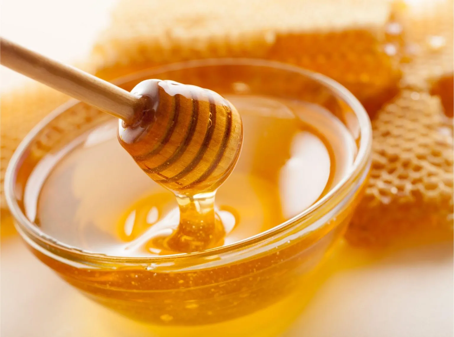 研究人员发现食用蜂蜜能改善心脏代谢健康