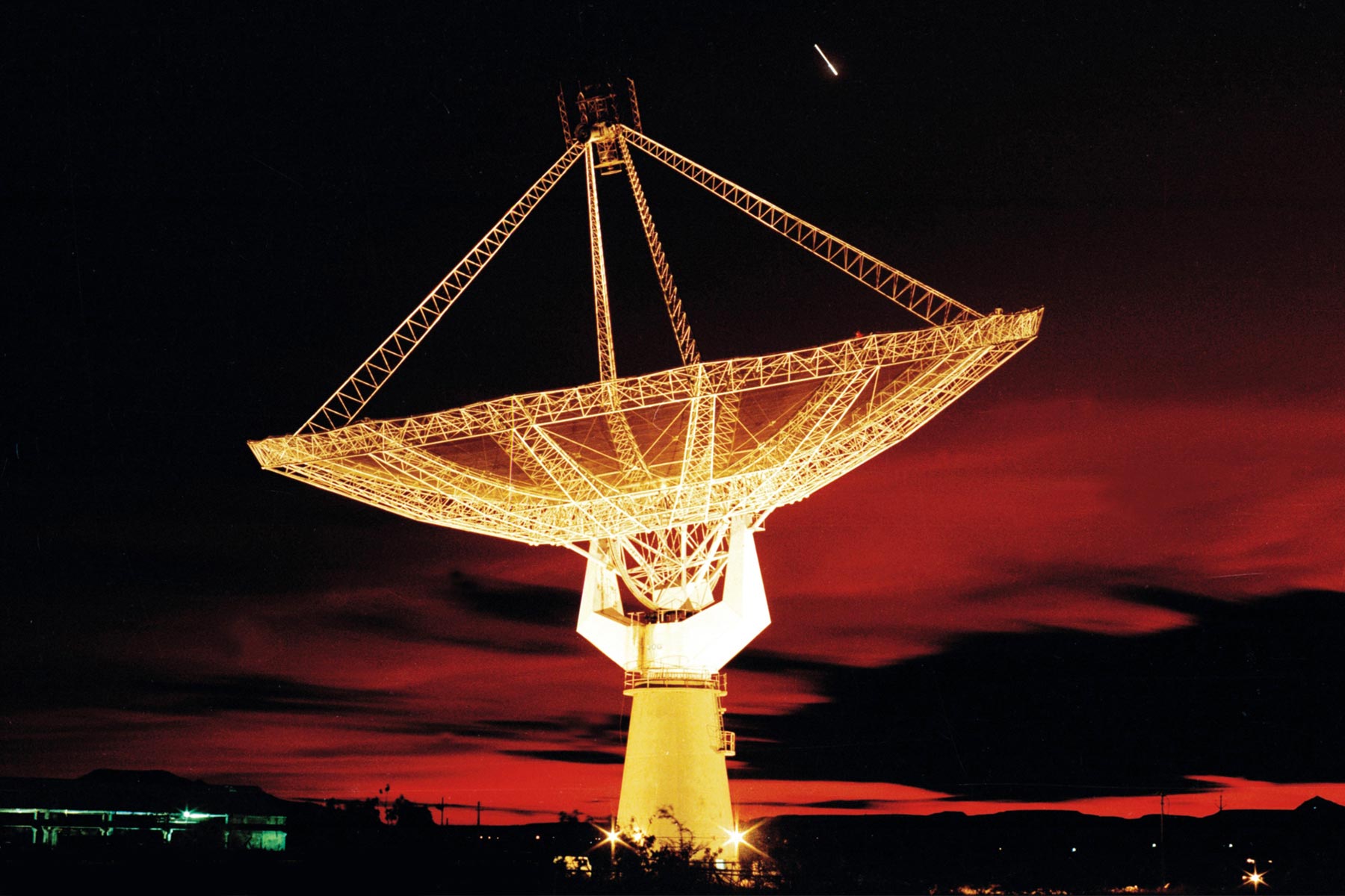 揭开早期宇宙的秘密 天文学家捕捉到来自遥远星系的无线电信号
